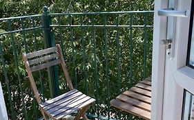 Lovely 2 Bedroom Flat In Greater London