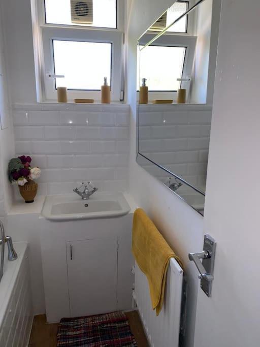 Lovely 2 Bedroom Flat In Greater Londyn Zewnętrze zdjęcie